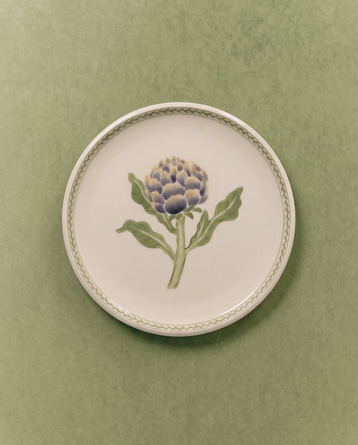 Artichoke Dinner Plate with Leaf Border