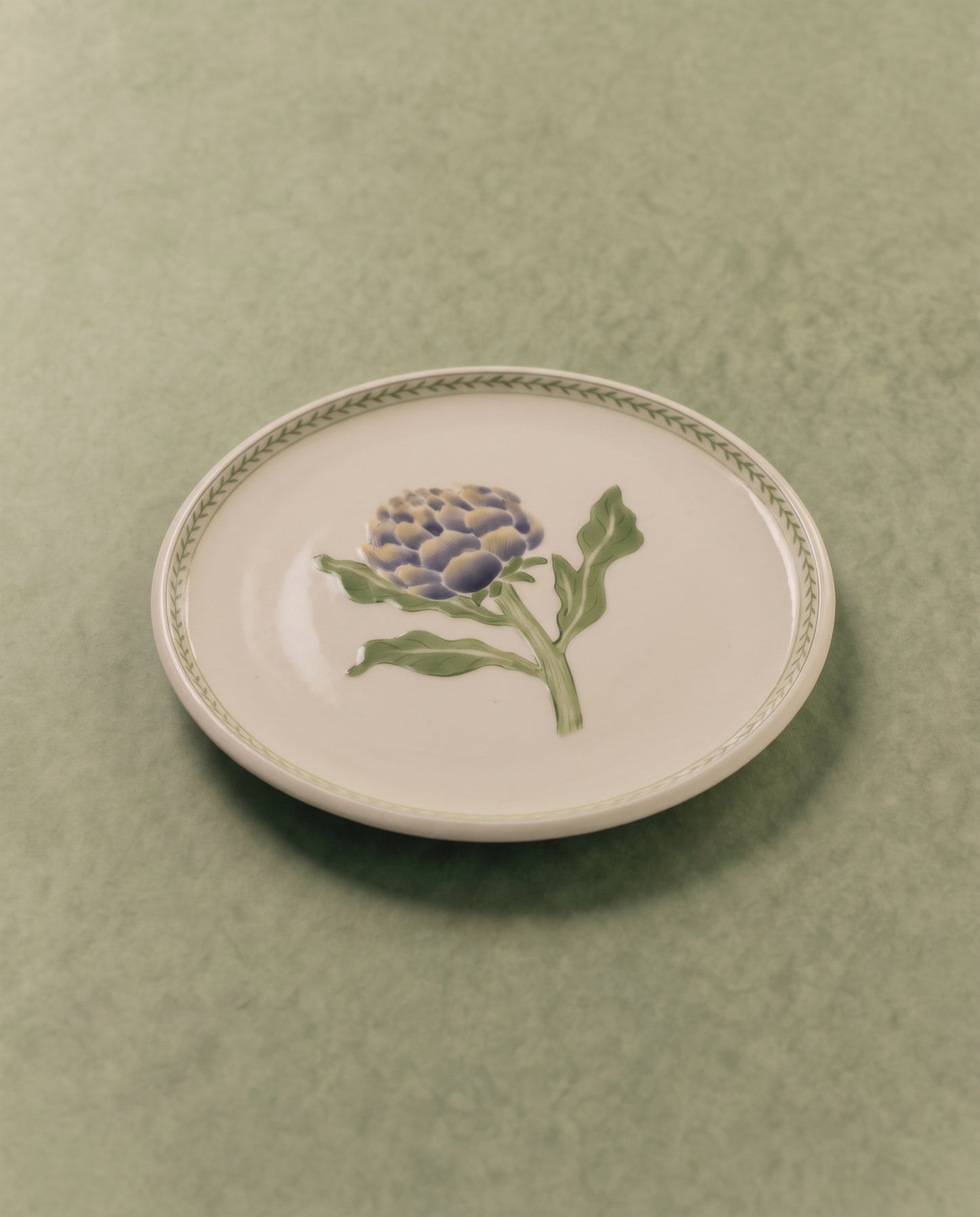 Artichoke Dinner Plate with Leaf Border