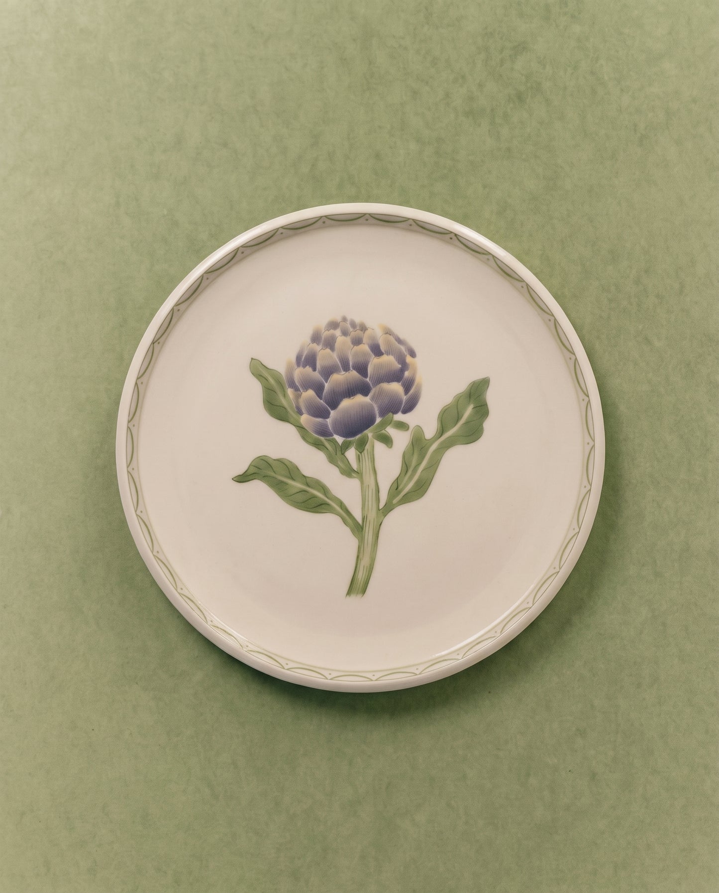 Artichoke Dinner Plate with Wave Border