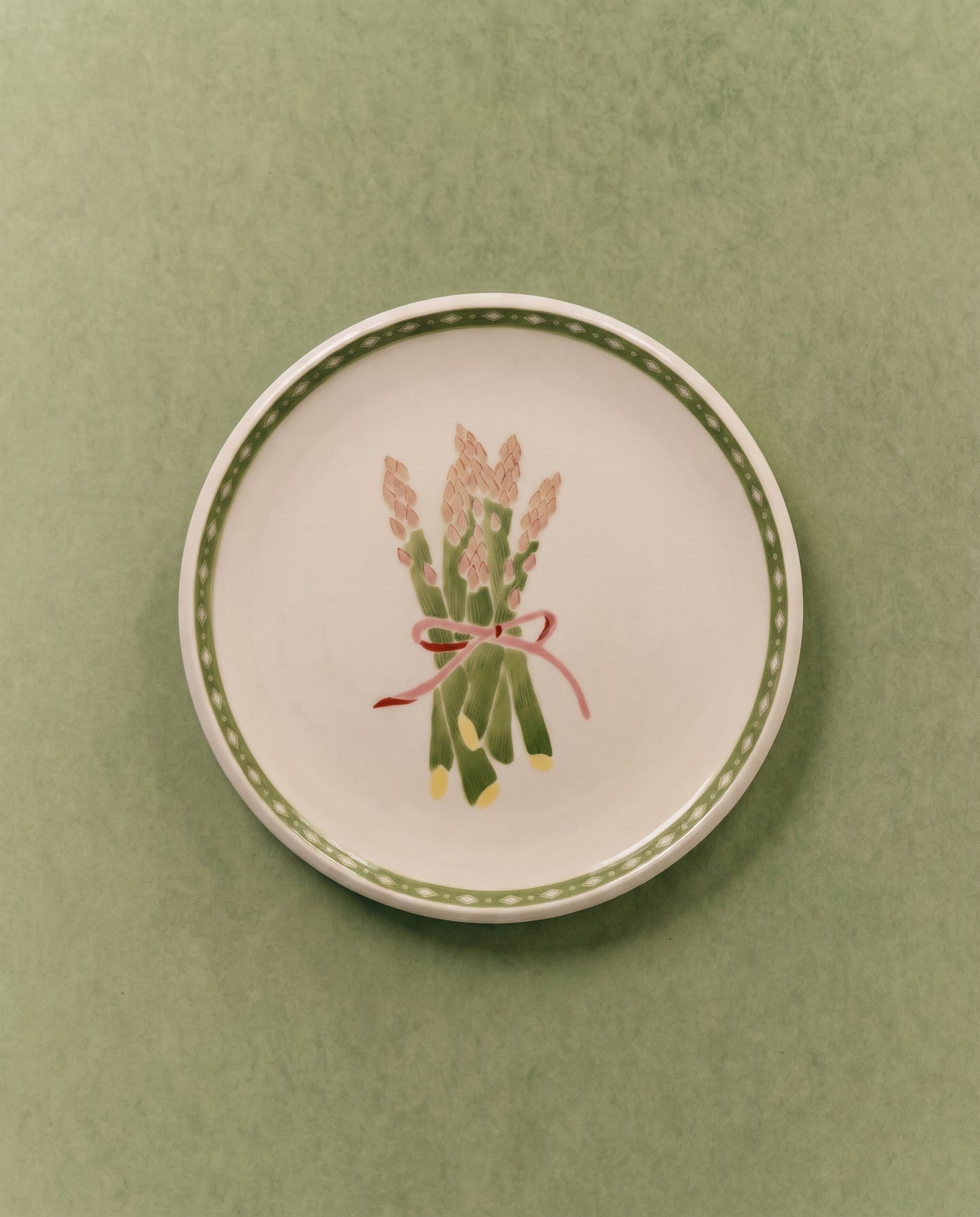 Asparagus Dinner Plate with Inverted Diamond Border