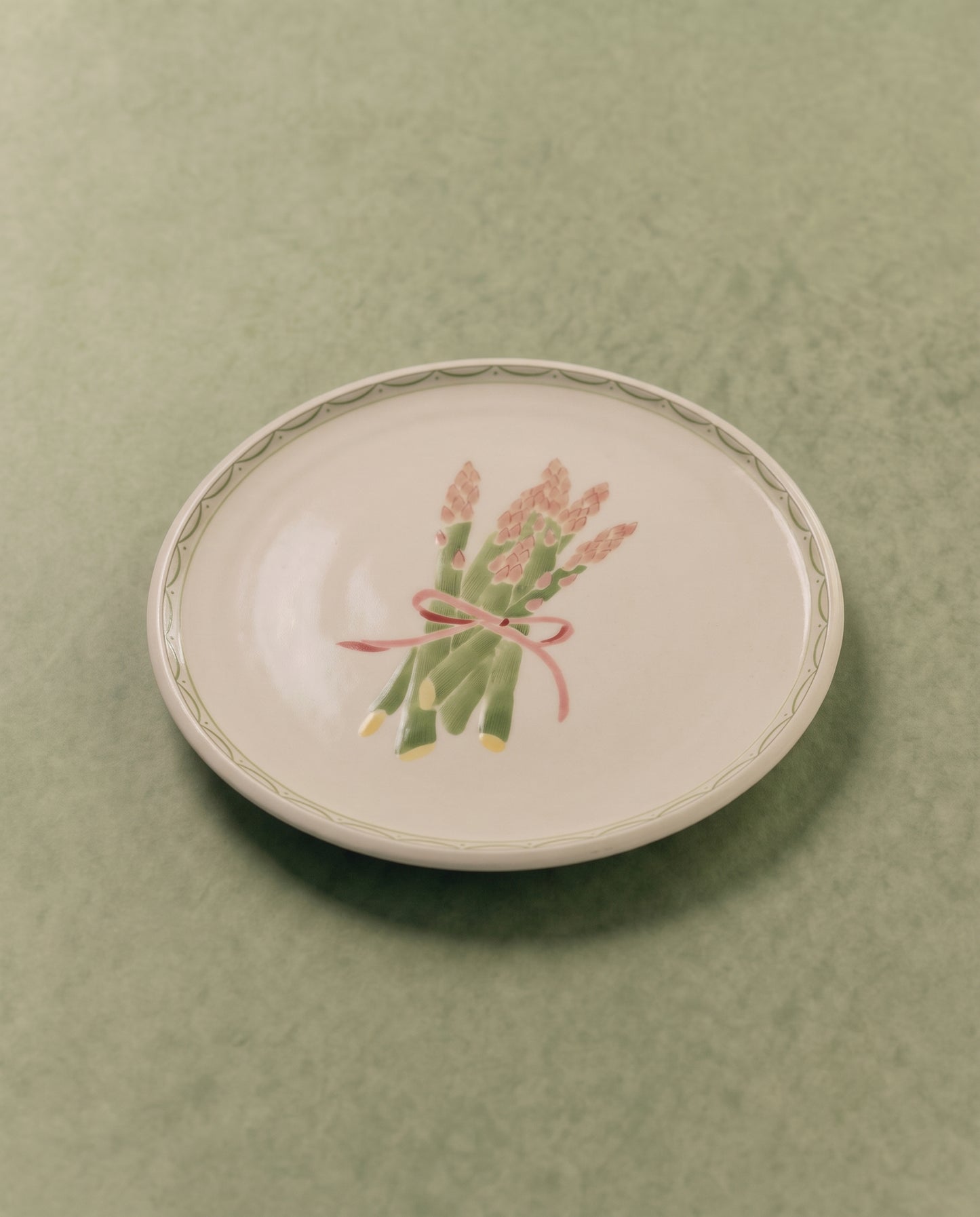 Asparagus Dinner Plate with Wave Border