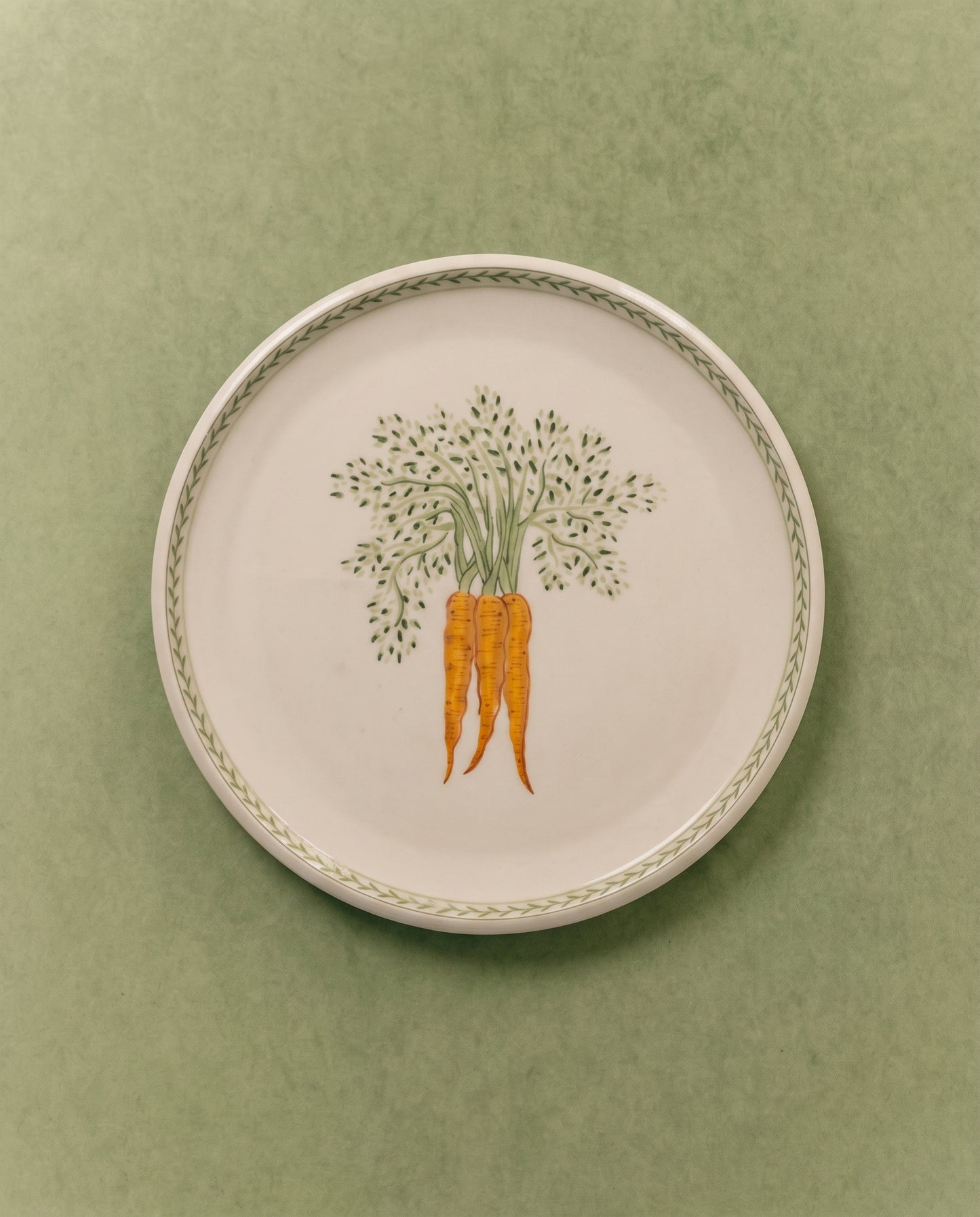 Carrot Dinner Plate with Leaf Border