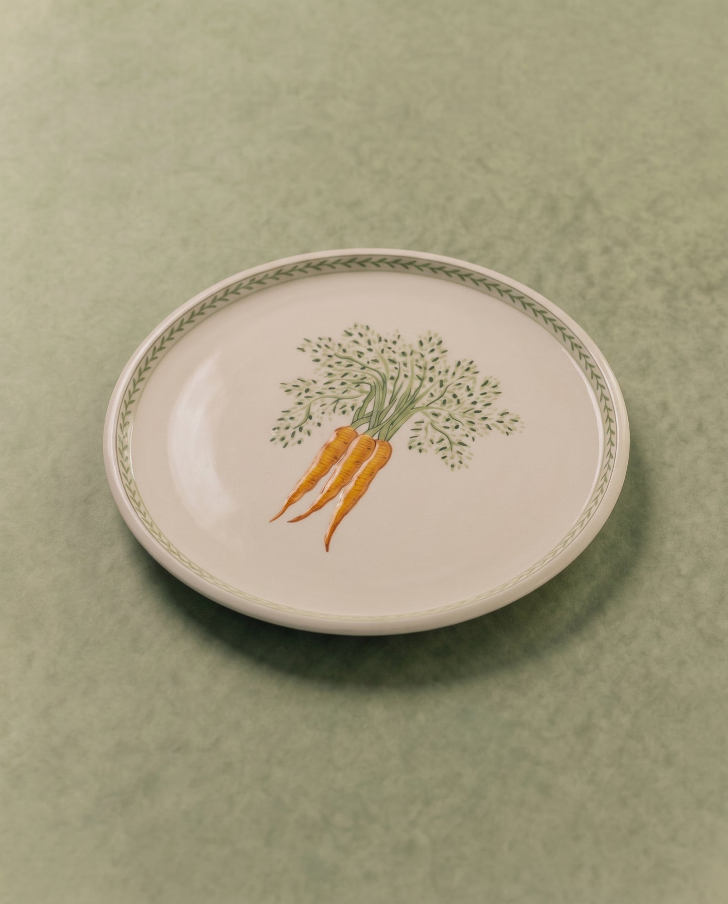 Carrot Dinner Plate with Leaf Border