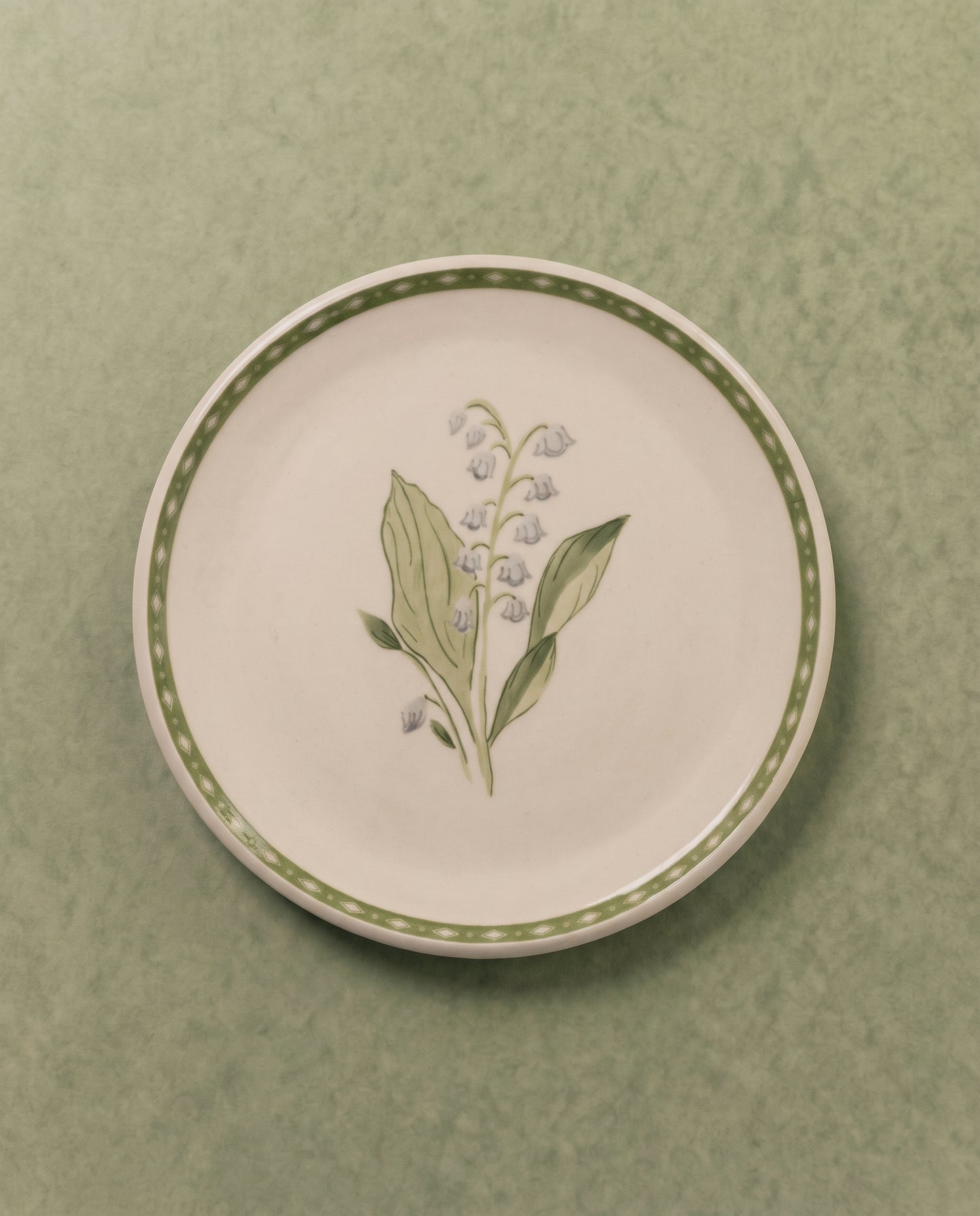 Lily of the Valley Dinner Plate with Inverted Diamond Border
