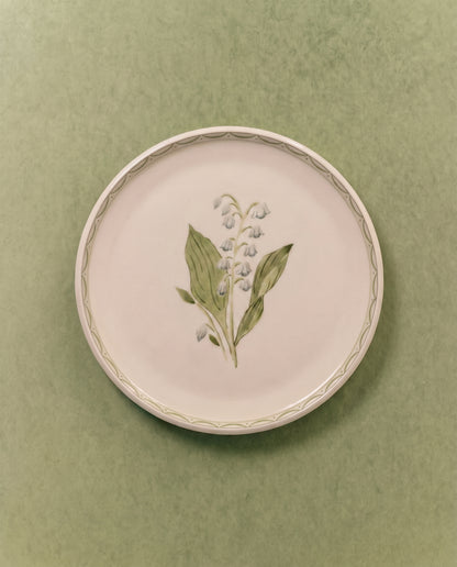 Lily of the Valley Dinner Plate with Wave Border