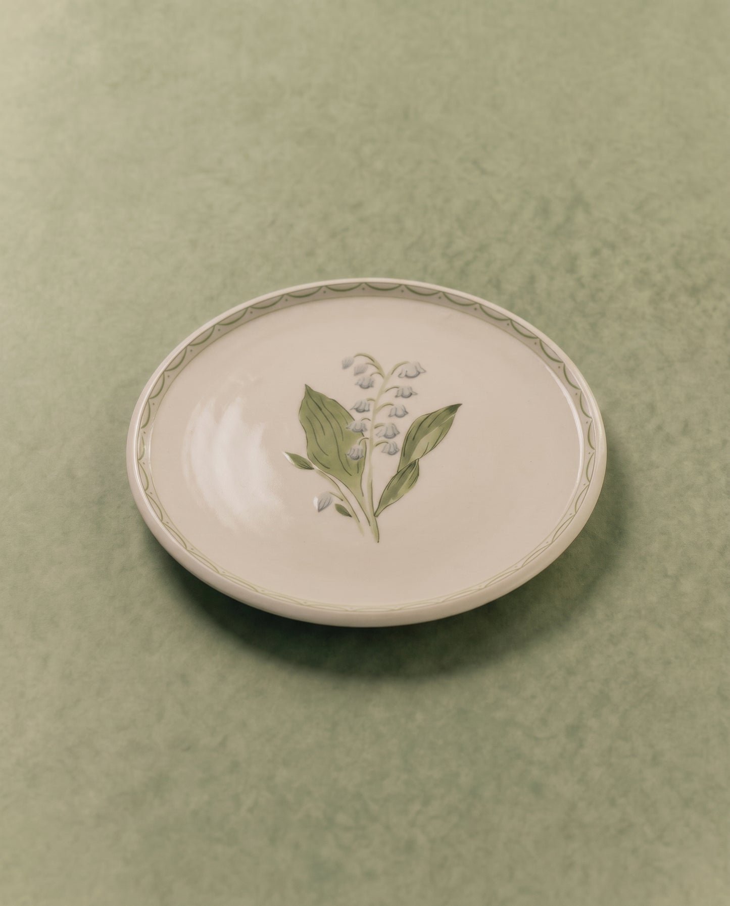 Lily of the Valley Dinner Plate with Wave Border